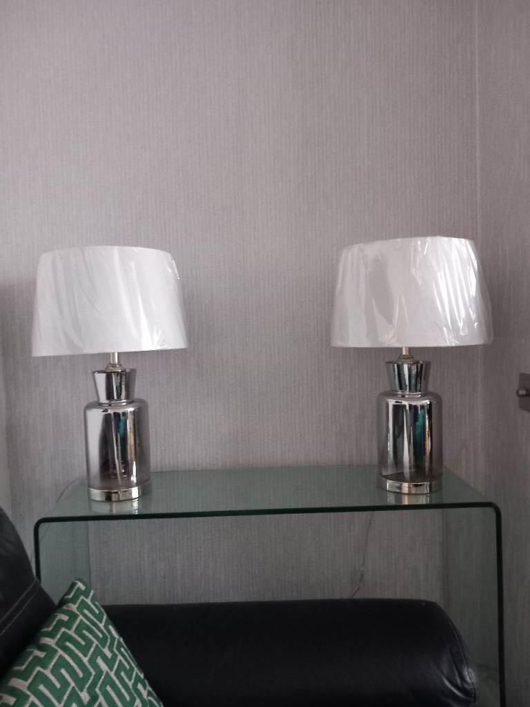 Pair of table lamps