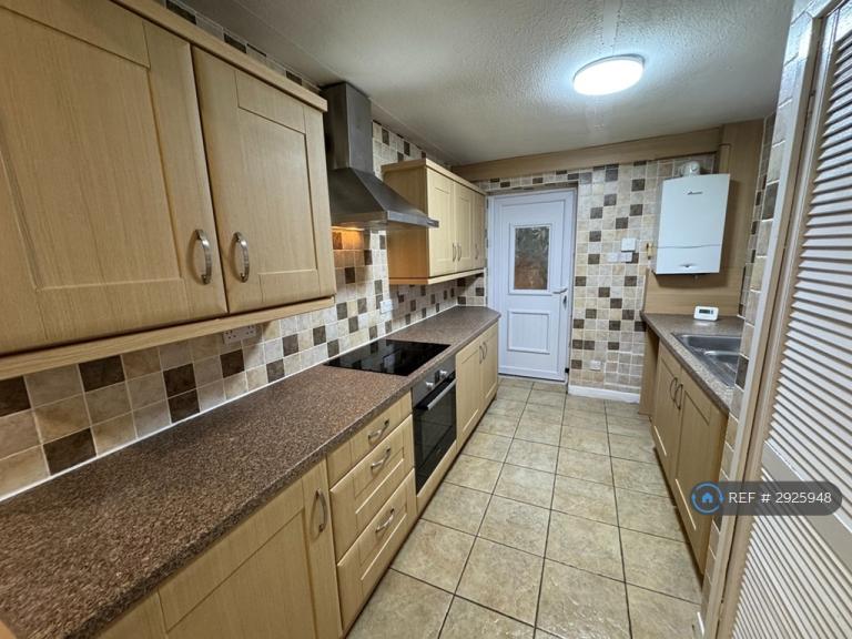 3 bedroom house in Brookside Avenue, Droylsden, Manchester, M43 (3 bed) (#2925948)