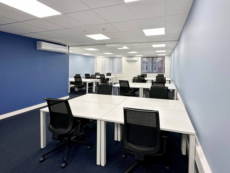 London - SE1 7EA \ Flexible Office Space with 5 Workstations