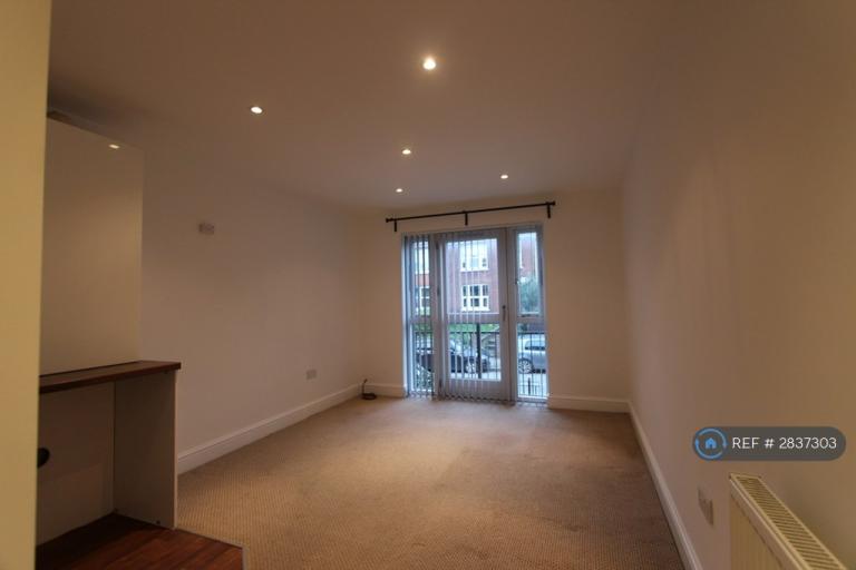 1 bedroom flat in Hartnup Street, Maidstone, ME16 (1 bed) (#2837303)