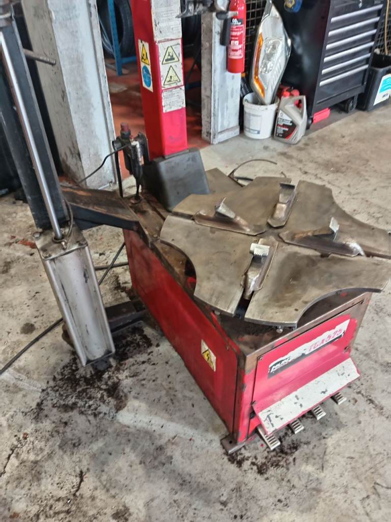 Professional tyre machine - Hunter TCX525