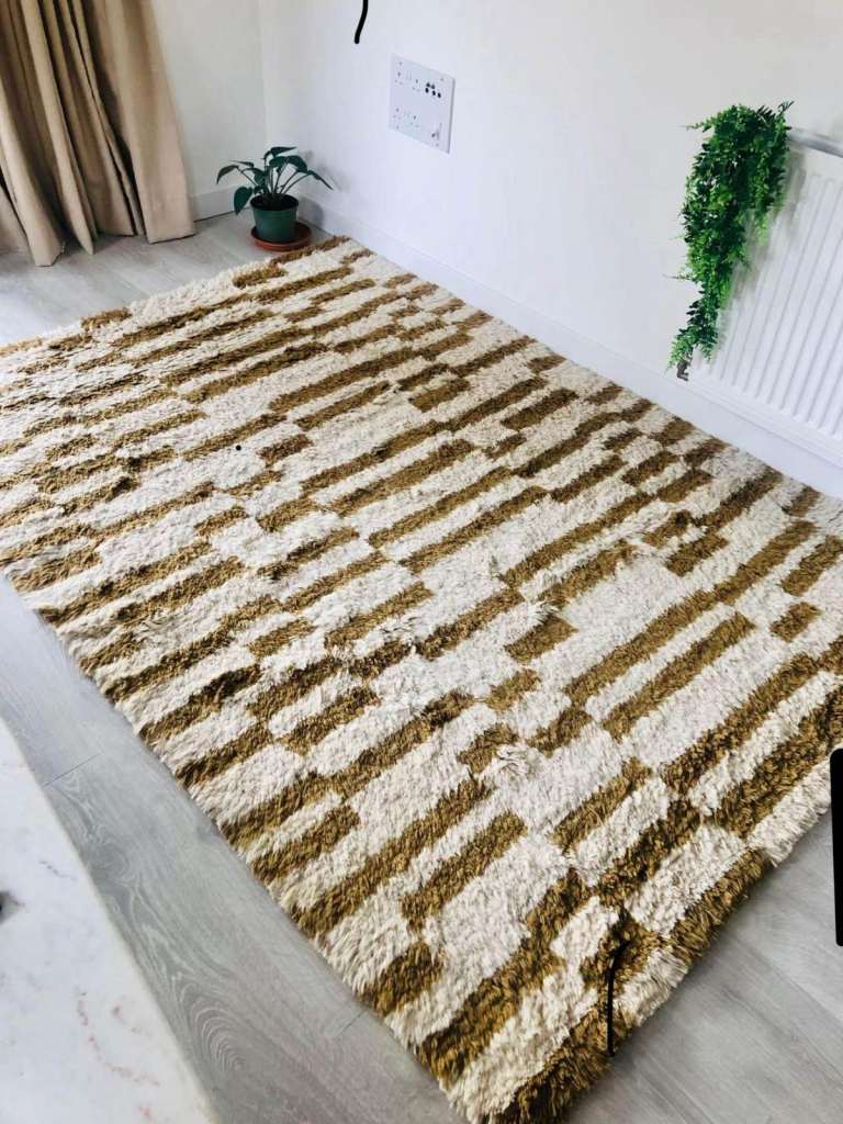 Niki Jones Kelly X Swoon Limited Edition hand knotted rug 90% wool, 10% cotton