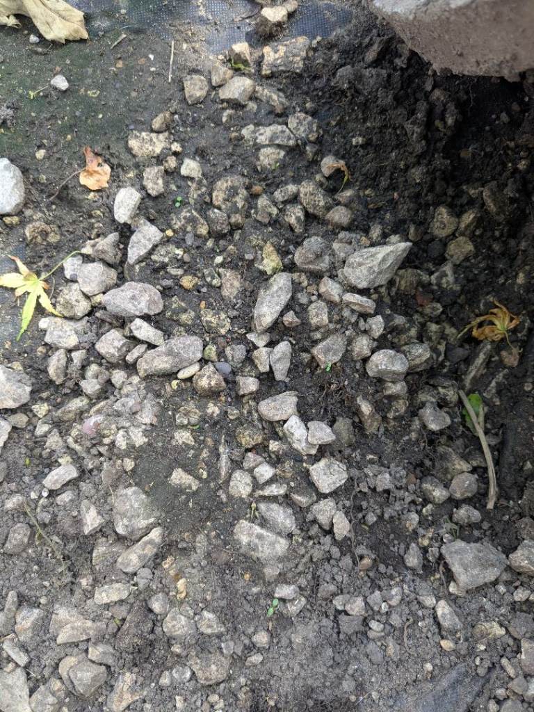 Free Hardcore /garden stones pebbles/ aggregate 