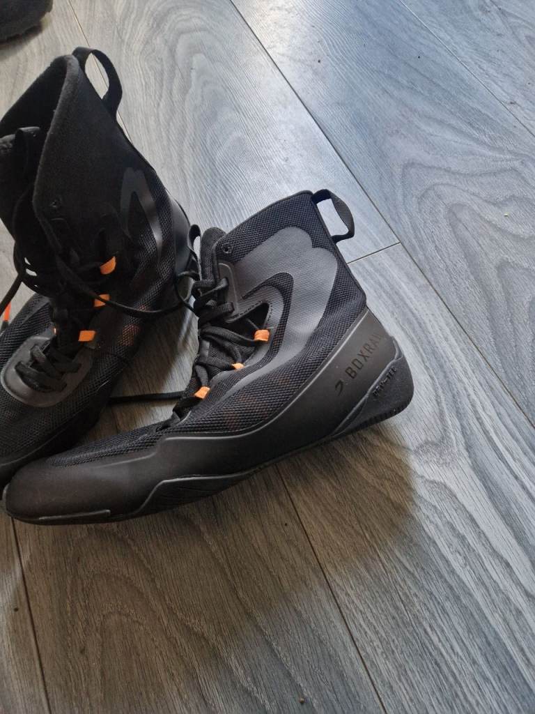 Boxing boots 