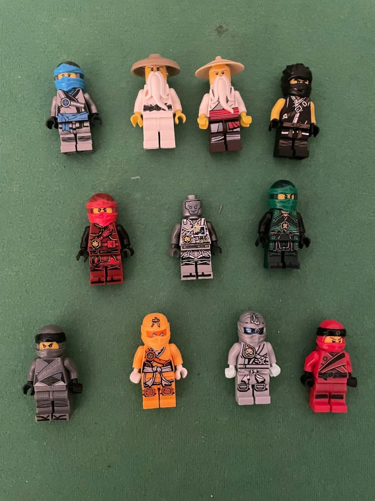 11 ninja Minifigure Toy Bundle 