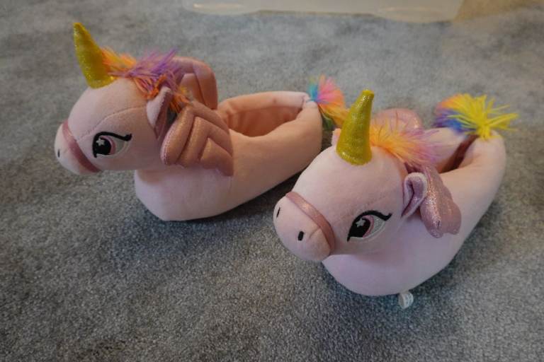 Girls unicorn SLIPPERS. Rarely worn (if ever) – as new condition. Kids size 13. **£10 ovno**