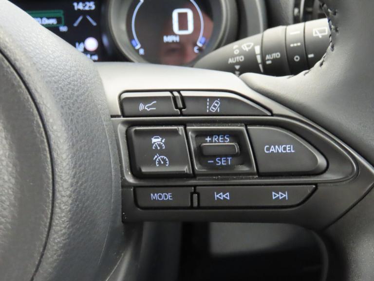 2023 Toyota Yaris Cross 1.5 Hybrid Icon 5dr CVT Estate Hybrid Automatic