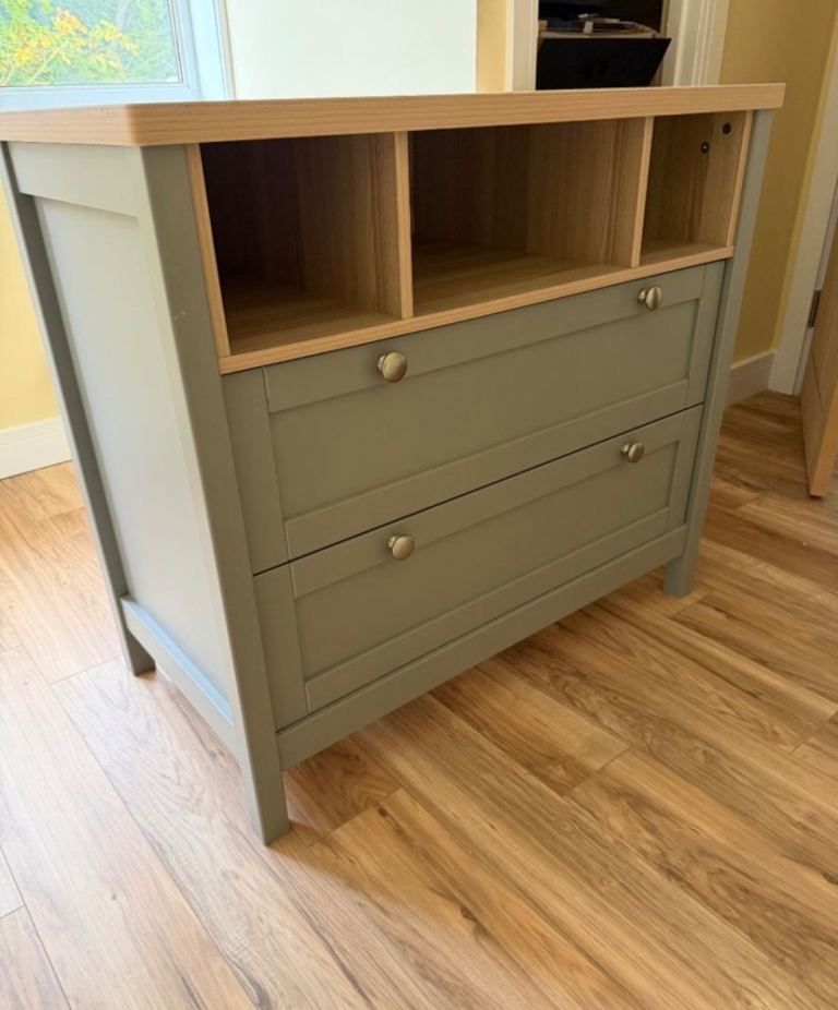 Mammas and Papas Grey Chest of Drawers Delivery available- £549 RRP
