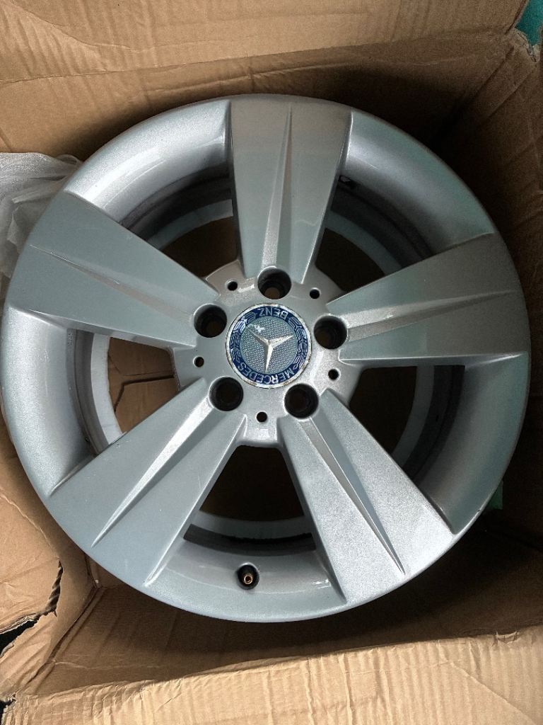 Mercedes viano alloy wheel 