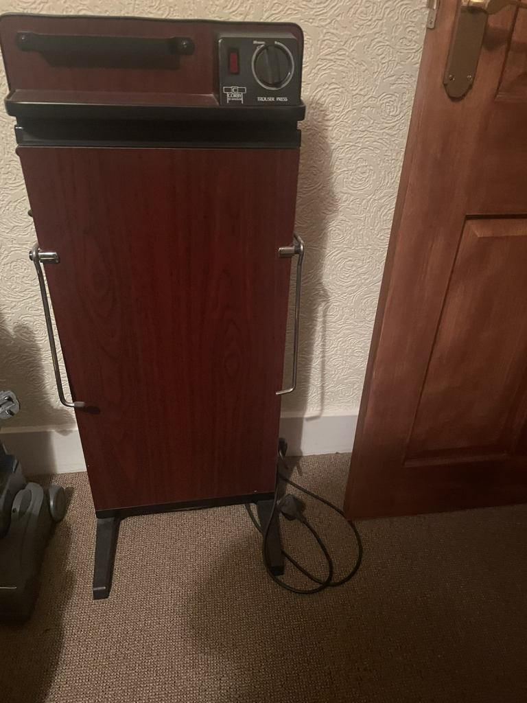 Trouser press Corby