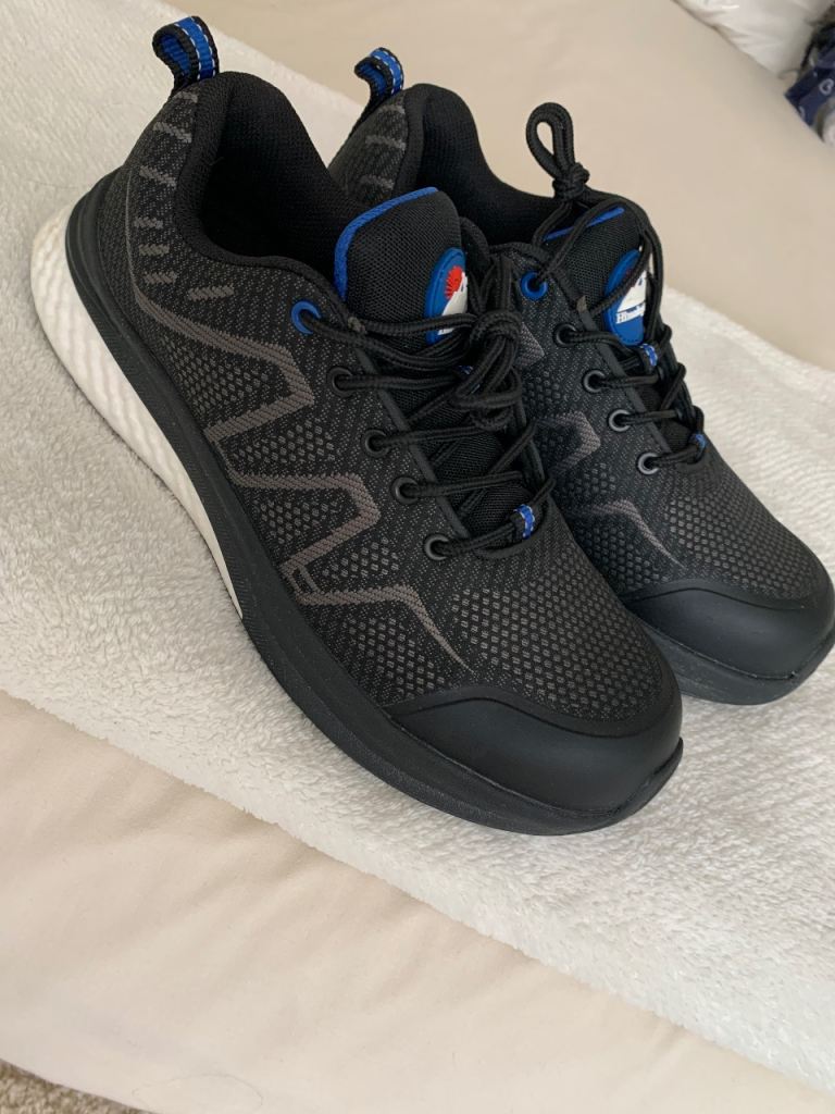 Safety trainers size 8