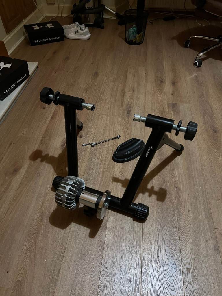 Sportneer Rollentrainer Fahrrad Fluid Bike Trainer Ständer, Indoor Fahrrad Training Stand Schwarz