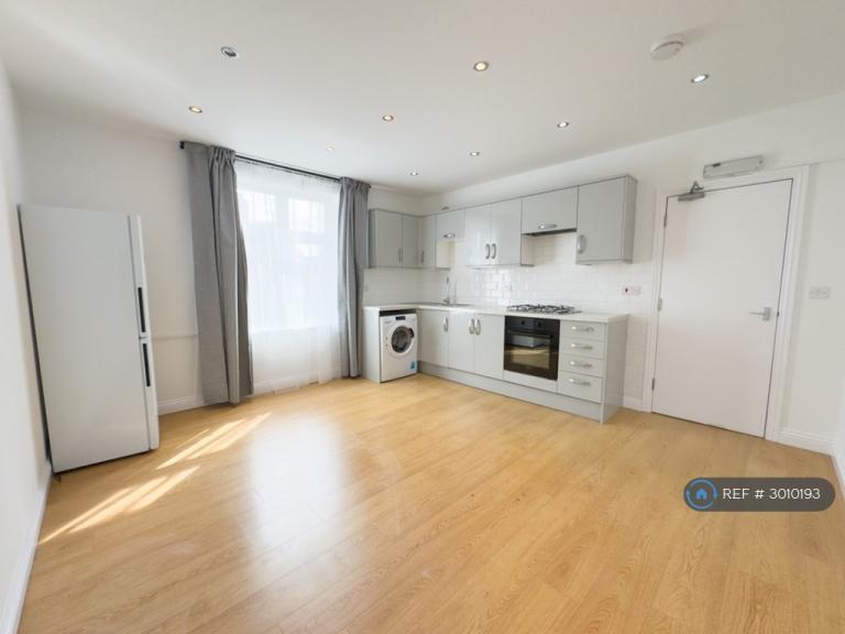 2 bedroom flat in Walthall Street, Crewe, CW2 (2 bed) (#3010193)