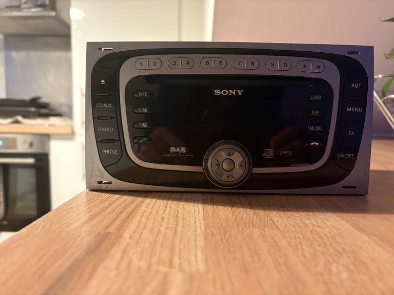 Mk1 Ford kuga Sony DAB radio with code, DAB antenna 4x radio removal keys 