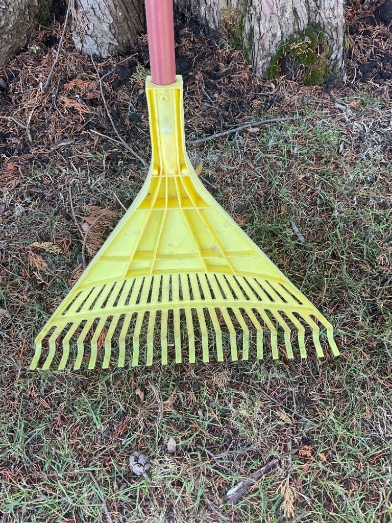 Jumbo Rake – Yellow Plastic, Good Condition