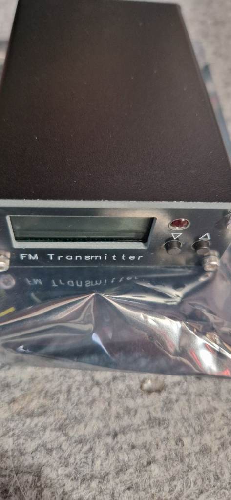 FM STEREO TRANSMITTER 76 to 108MHz