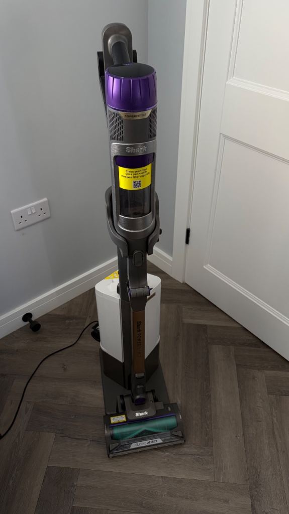 Shark powerdetect clean & empty pet cordless hoover
