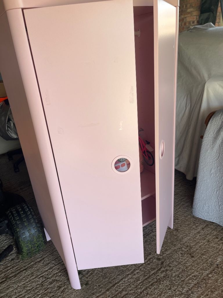 Children’s wardrobe 