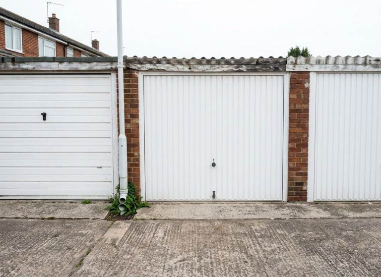 Lock up garage for rent - Cwmbran (Tintern Close)