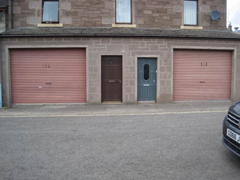 GARAGE WORKSHOP / STORE 