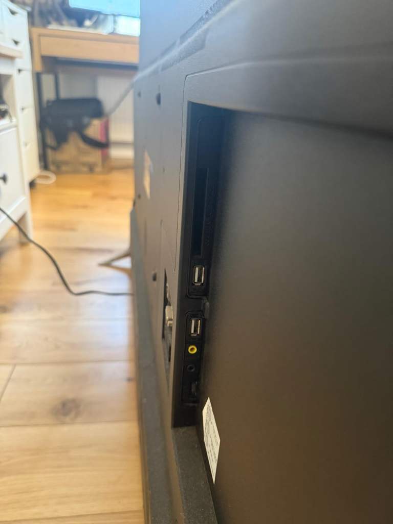 HITACHI 55INCH FVHD SMART LED TV