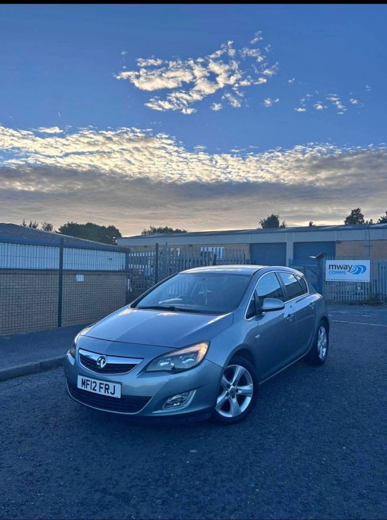 Vauxhall, ASTRA, Hatchback, 2012, Manual, 1956 (cc), 5 doors