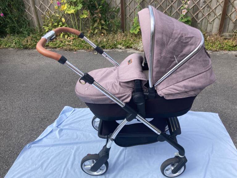 Silver Cross Beige/Brown Wayfarer Pram and Carry Cot, with Accessories