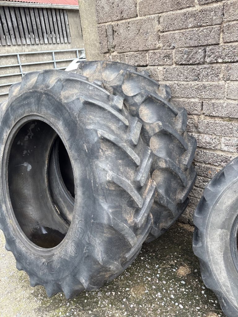 Goodyear super traction Radial