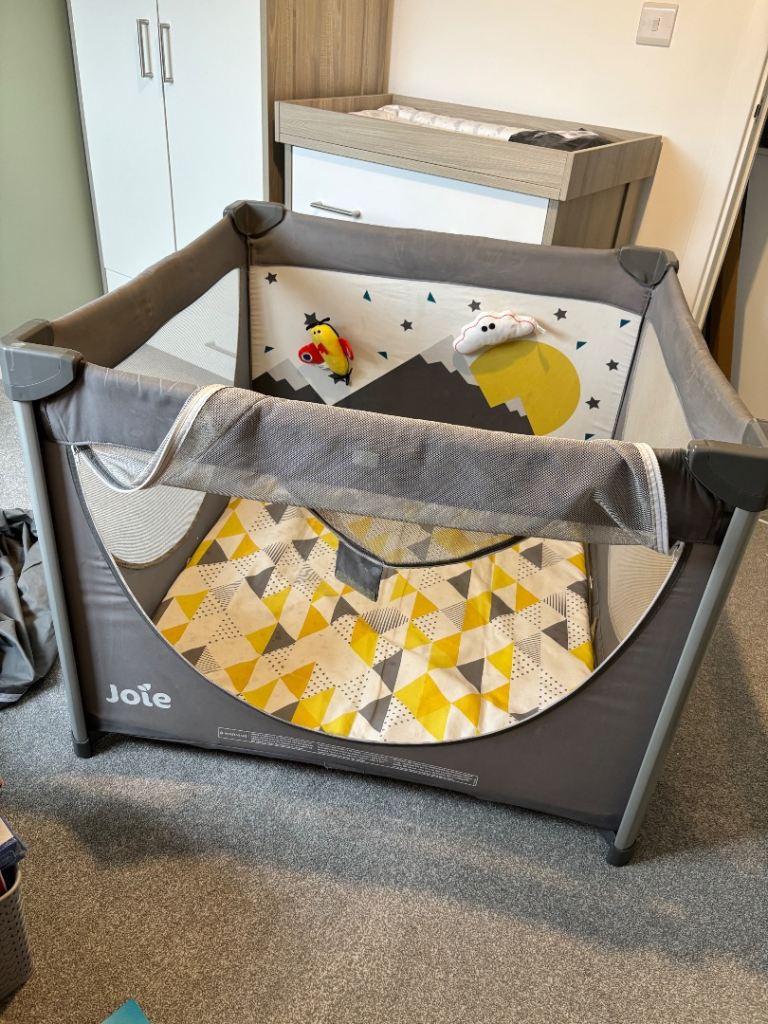 Joie cheer playpen