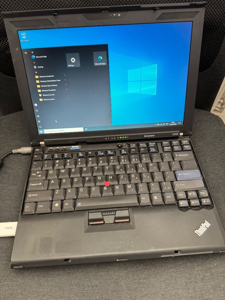 Lenovo laptop x200 windows 10 or Chrome OS 