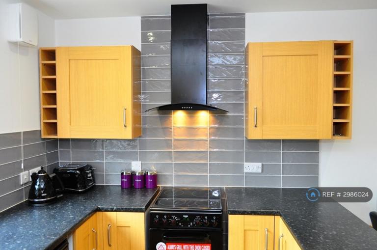 5 bedroom house in Downend Road, Bristol, BS16 (5 bed) (#2986024)