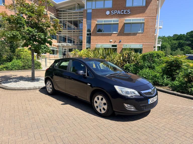 2011 Vauxhall Astra 1.6 16v Exclusiv Hatchback 5dr Petrol Auto Euro 5 (115 ps)
