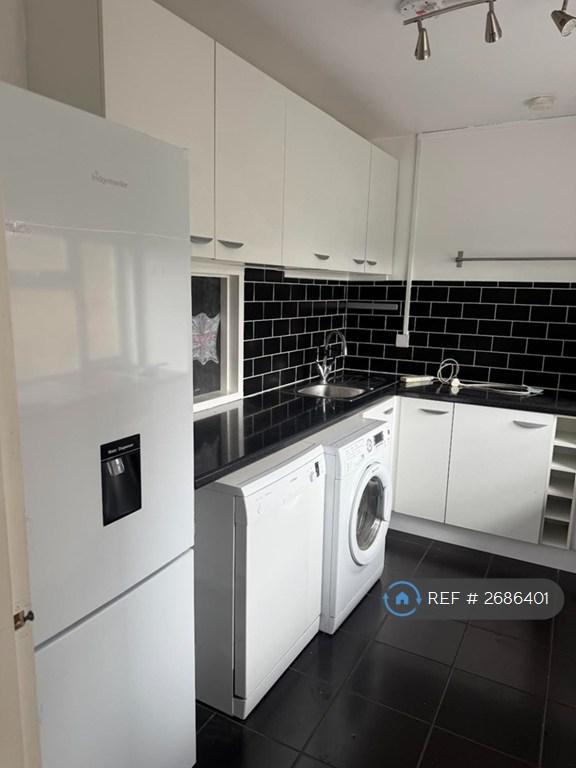 1 bedroom in Uxbridge, Uxbridge, UB8 (#2686401)