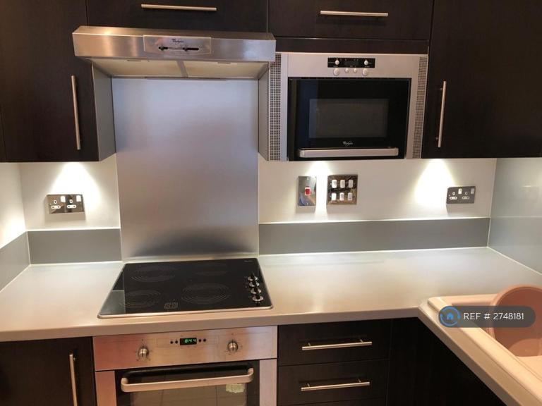 1 bedroom flat in Aragon Court, London, SE11 (1 bed) (#2748181)