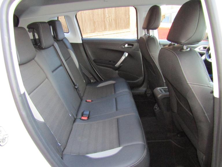 2019 Peugeot 2008 1.2PURE TECH ACTIVE EURO6 5DR PETROL LEFT HAND DRIVE Estate Petrol Manual