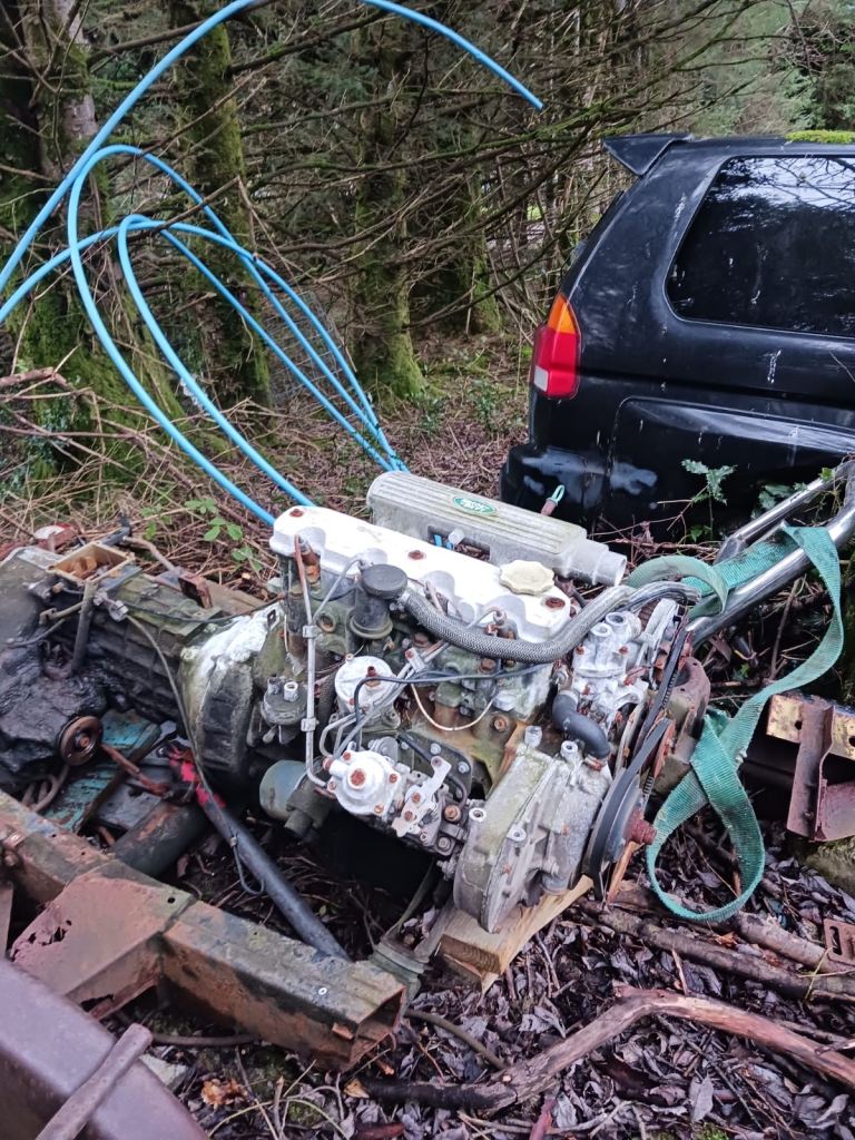 Land Rover engine and gearbox 