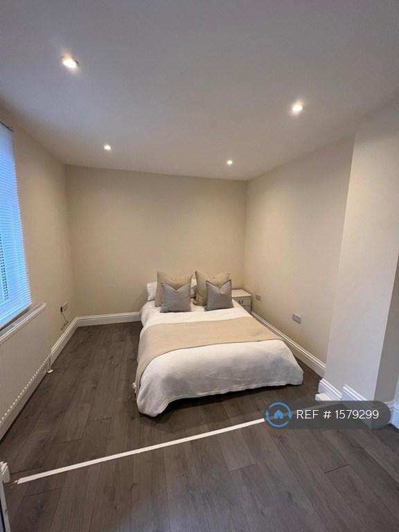 Studio flat in Brook Street, Luton, LU3 (#1579299)