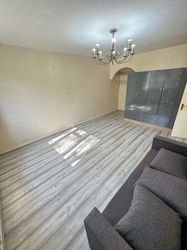 🎮 Gamer's Paradise Shared Room - Gaming Setup, Ultra WiFi, Entertainment Heaven Upton Park 🎯