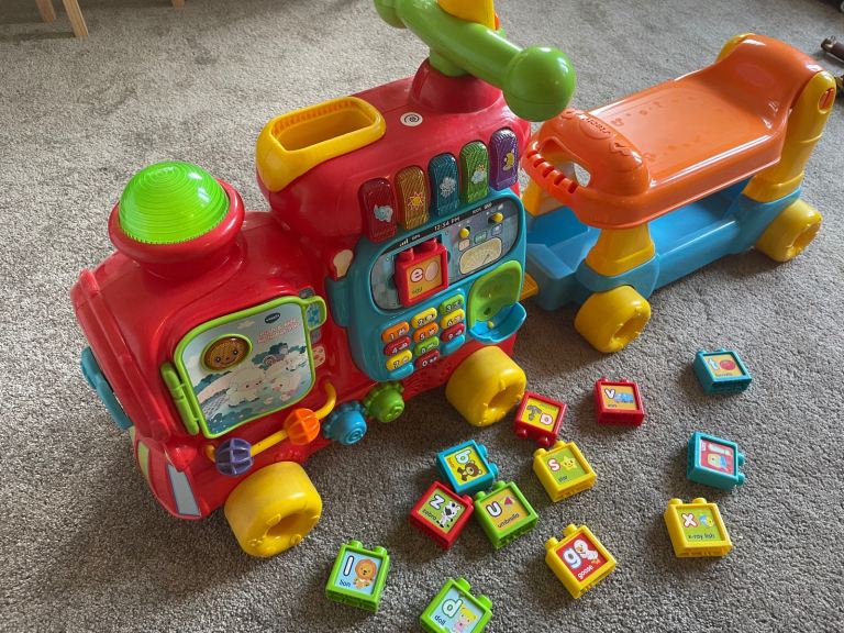 Vtech 4-in-1 alphabet activity train 