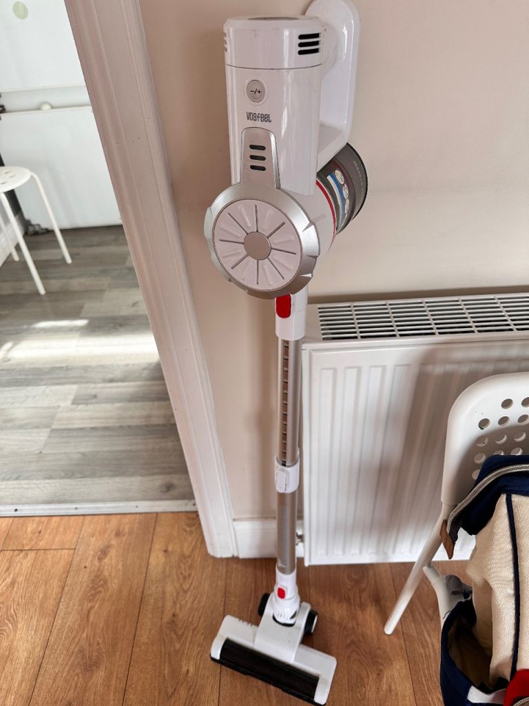 VOSFEEL Cordless Stick Vacuum Cleaner - White, works well no charger