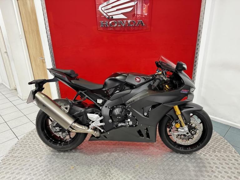Brand new Honda CBR1000RR-R Fireblade SP Carbon