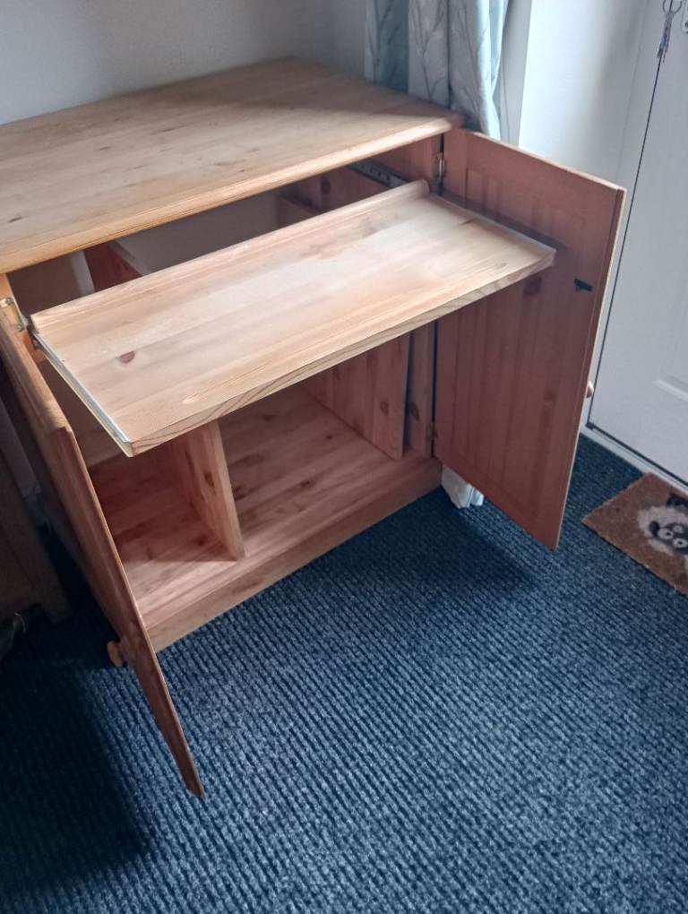 Hand made pine computer desk with pullout keyboard shelf