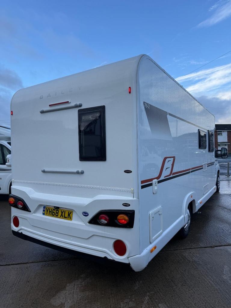 Bailey Advance 76-2 Fixed Bed Full Rear Bathroom