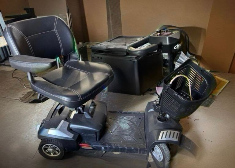 Mobility scooter - Explorer - 4 wheels - new battery