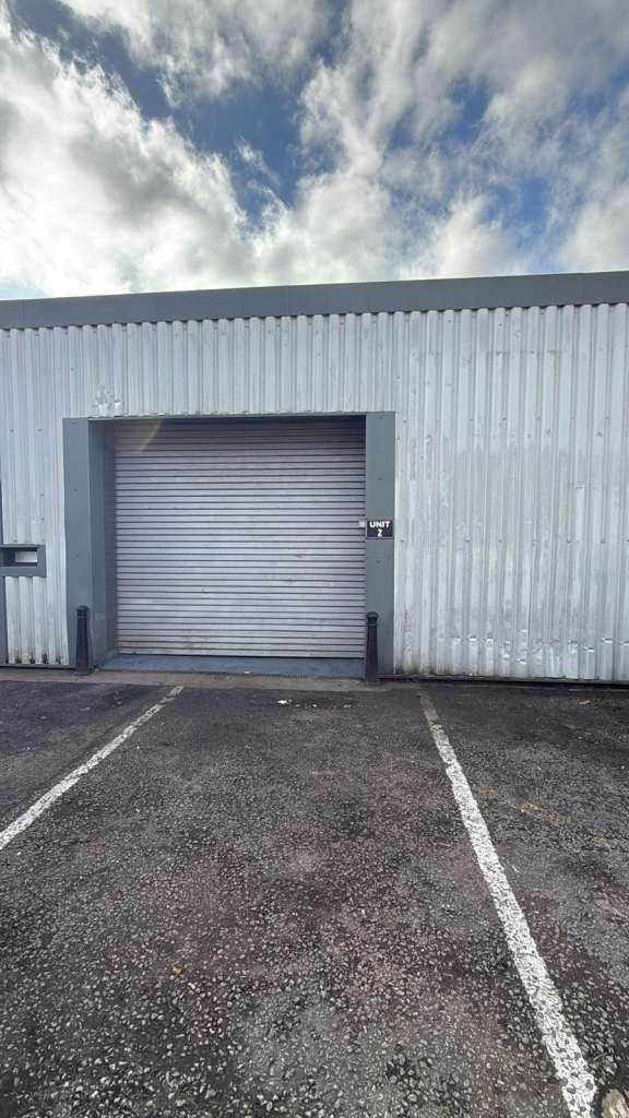 COMMERCIAL / UNIT / GARAGE / REPAIR UNIT TO LET – ST6 4BL, Stoke-on-Trent