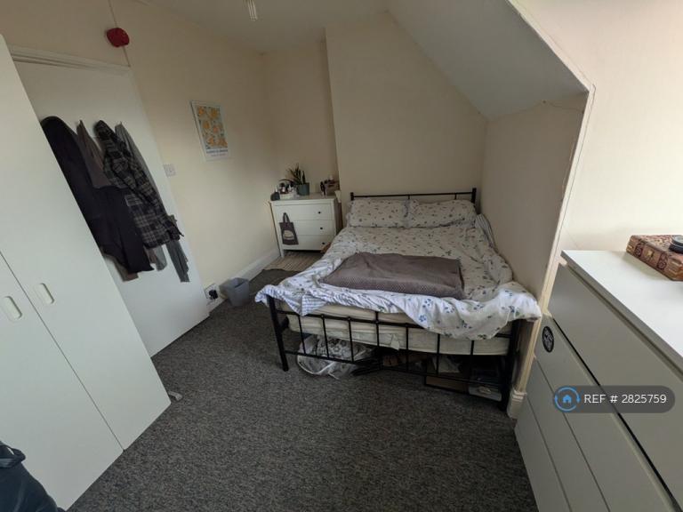 1 bedroom flat in Cromwell Road, St. Andrews, Bristol, BS6 (1 bed) (#2825759)