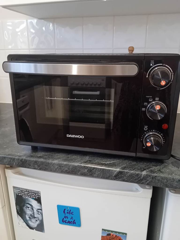 Electric table top oven