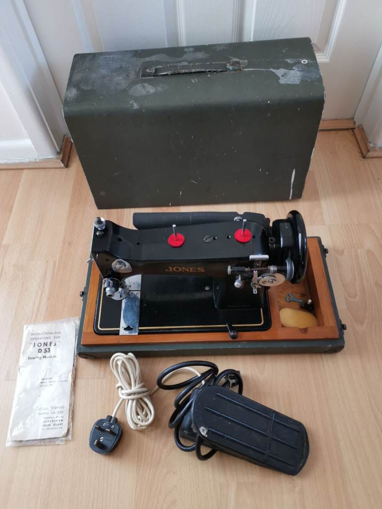 Jones D53 Electric Sewing Machine in Case With Foot Peddle