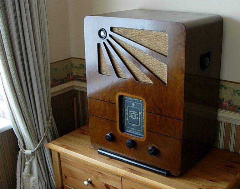 Radio vintage valve 💫 Mc Michael 