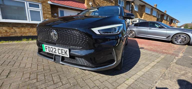 MG ZS TROPHY EV ELECTRIC PAN ROOF 72.6 KWH LONG RANGE BATTERY £10899 1 OWNER CAR MINT CONDITION 